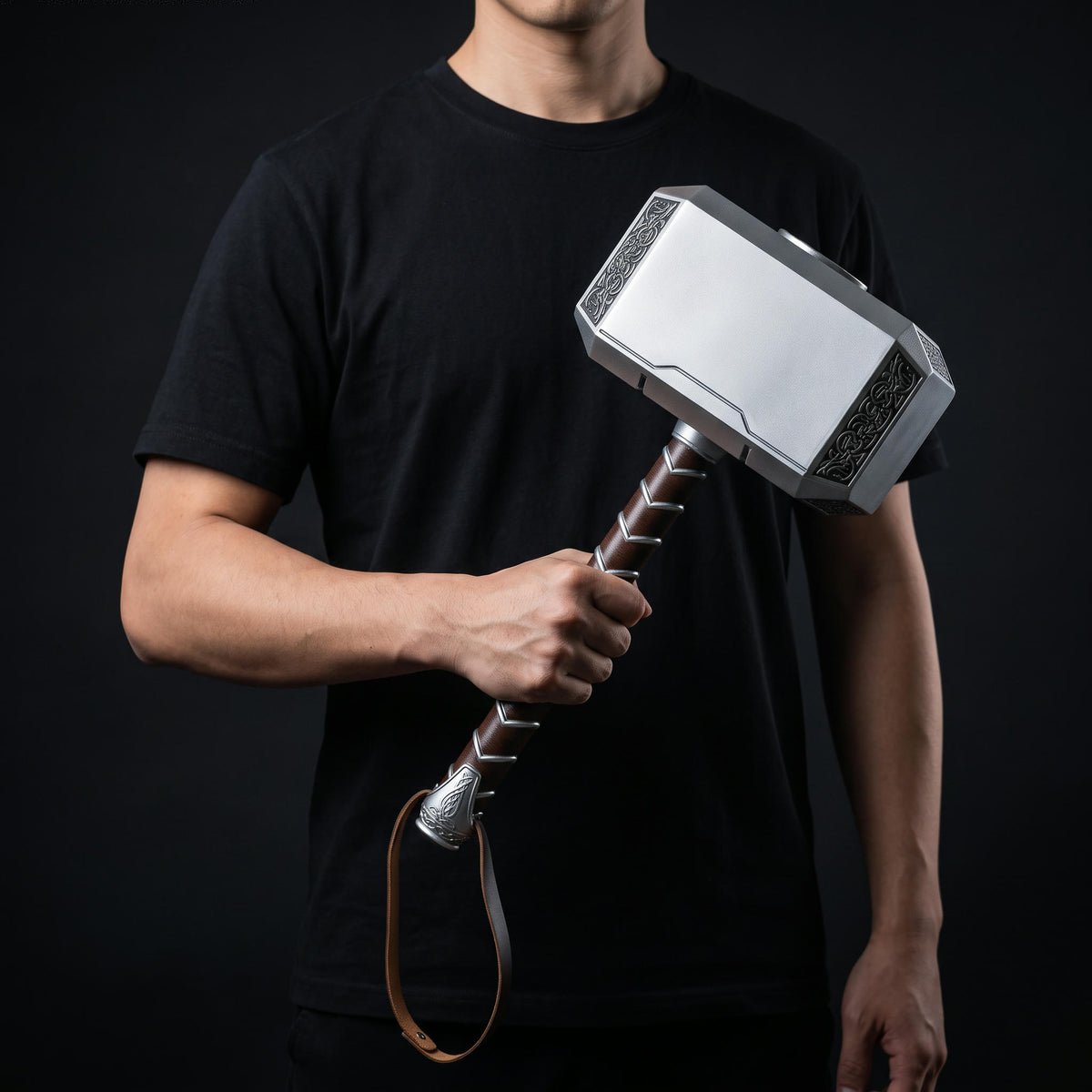Thor Mjölnir Collector’s Hammer – Full-Size Display & Cosplay Prop