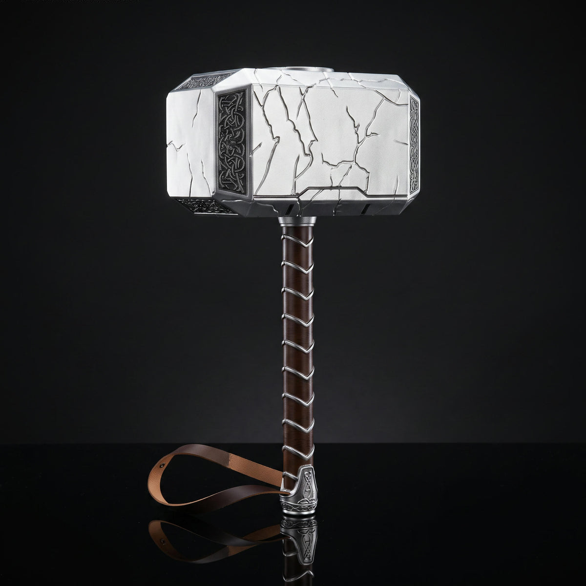 Thor Mjölnir Collector’s Hammer – Full-Size Display & Cosplay Prop
