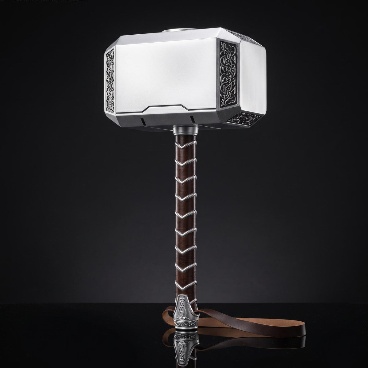 Thor Mjölnir Collector’s Hammer – Full-Size Display & Cosplay Prop